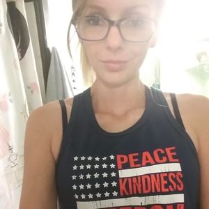 Meet your Posher, Noelle